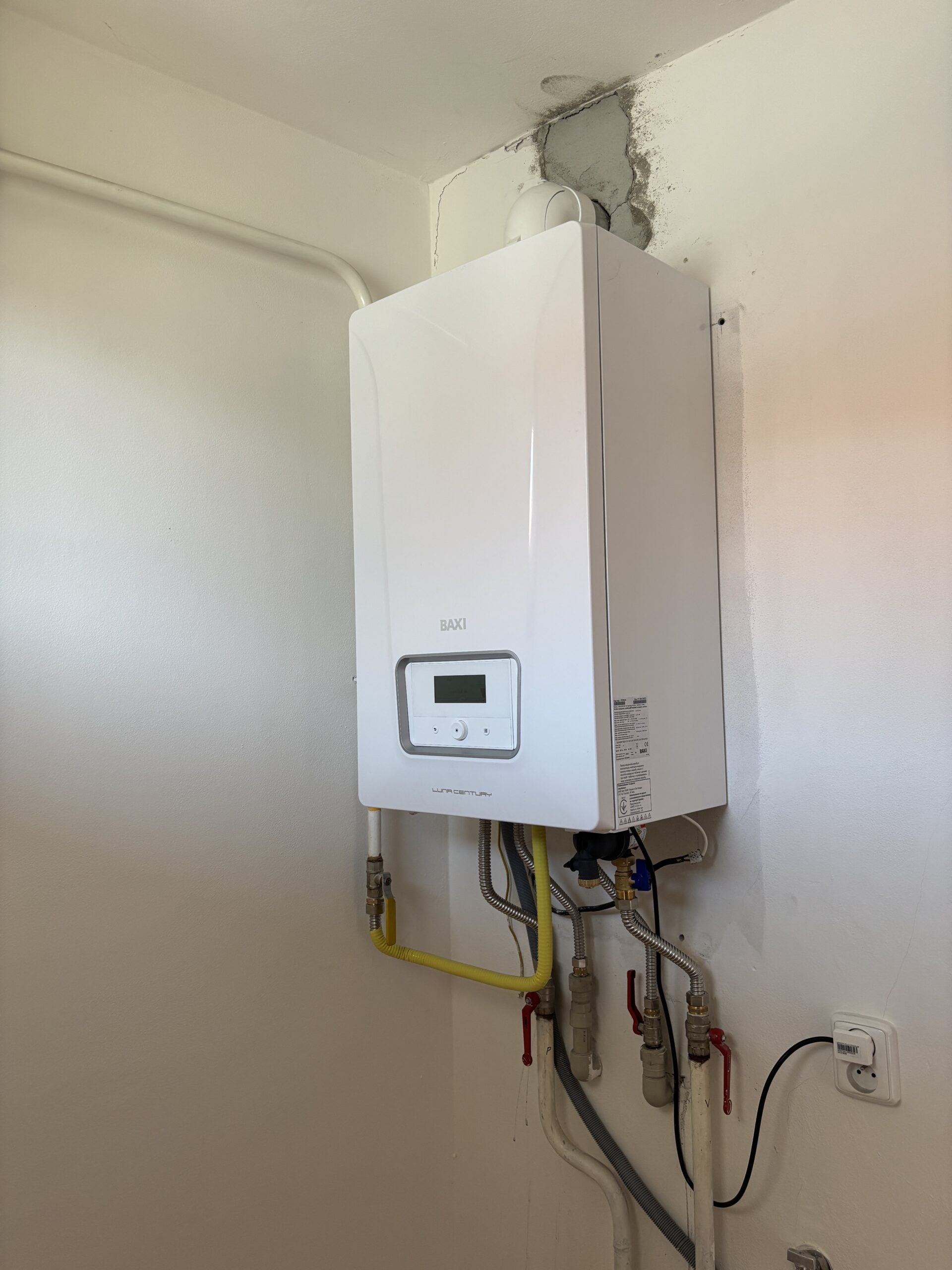 Montáž kondenzačního kotle Baxi LUNA Century 24.