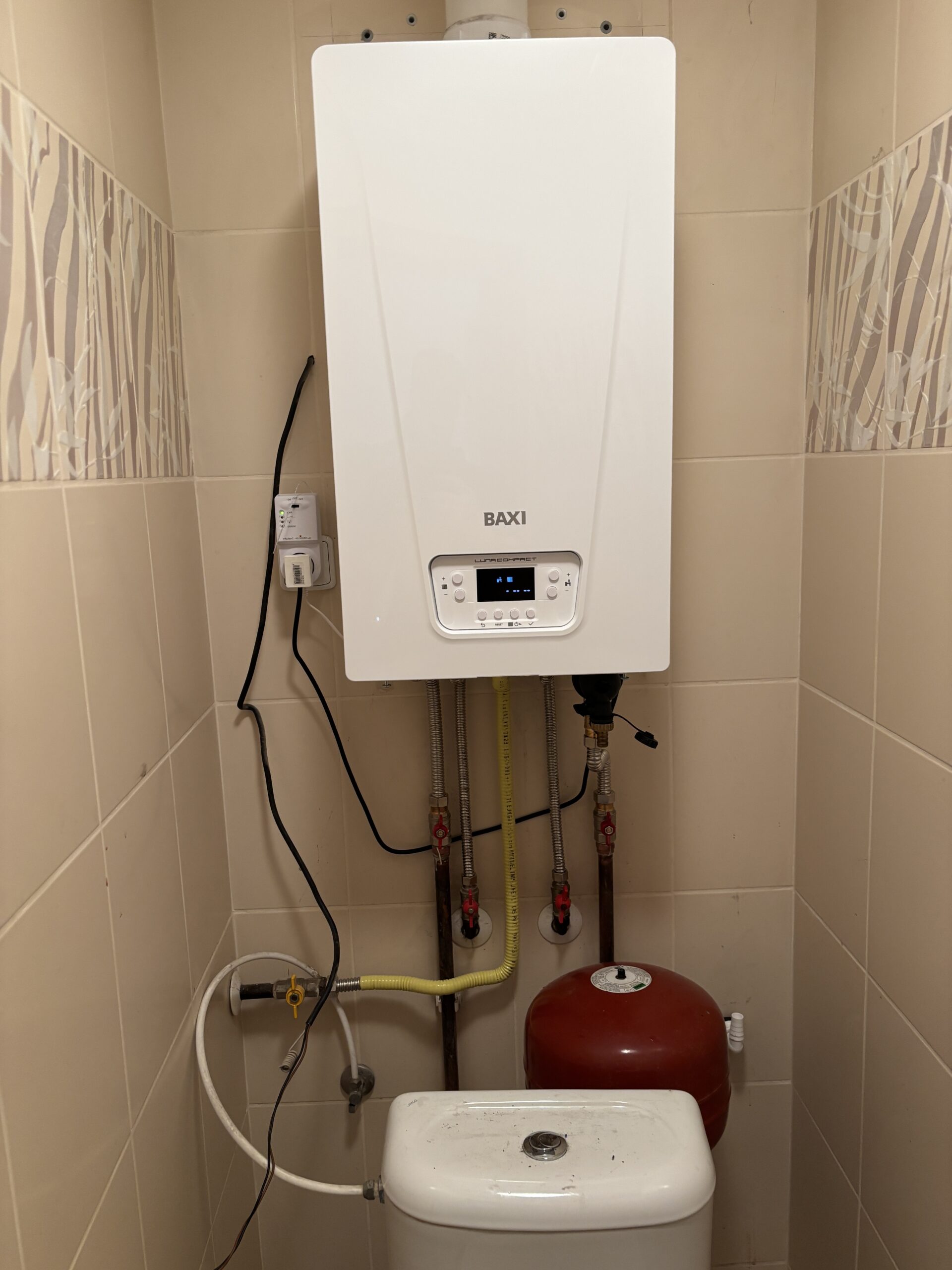 Montáž kondenzačního kotle Baxi LUNA Compact 24.
